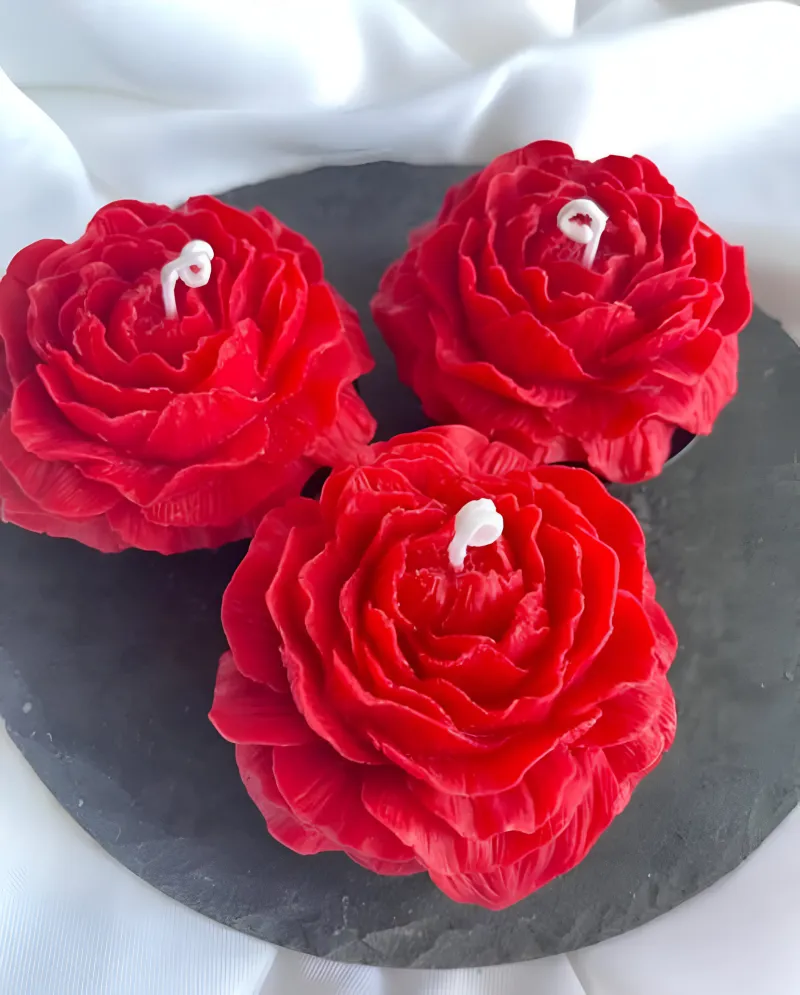 Red rose candles