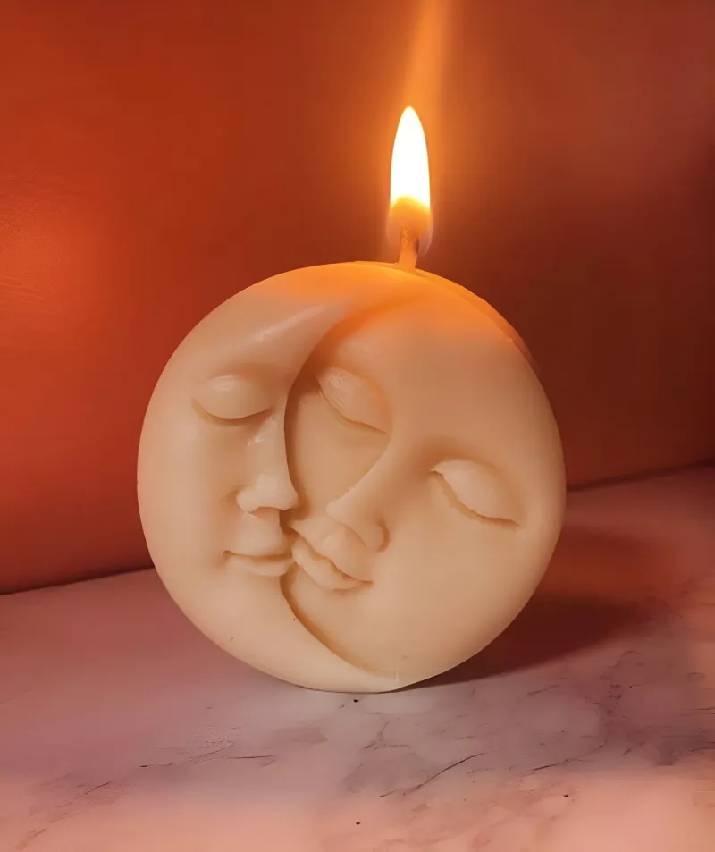 Moon face candle